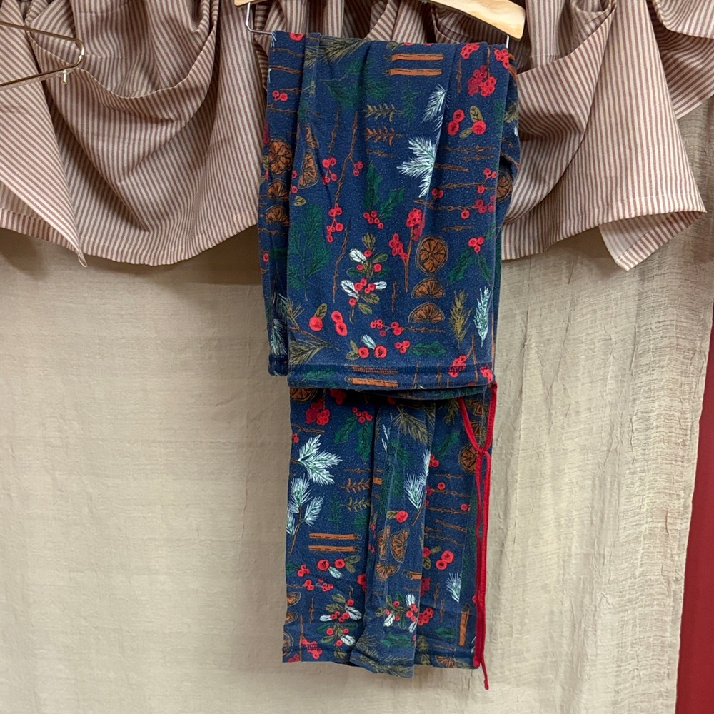 Gilligan & O'Malley Navy Floral Pants